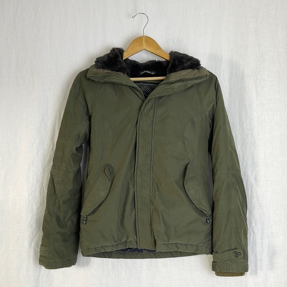 Aritzia TNA Summit Parka Short Jacket Size Small